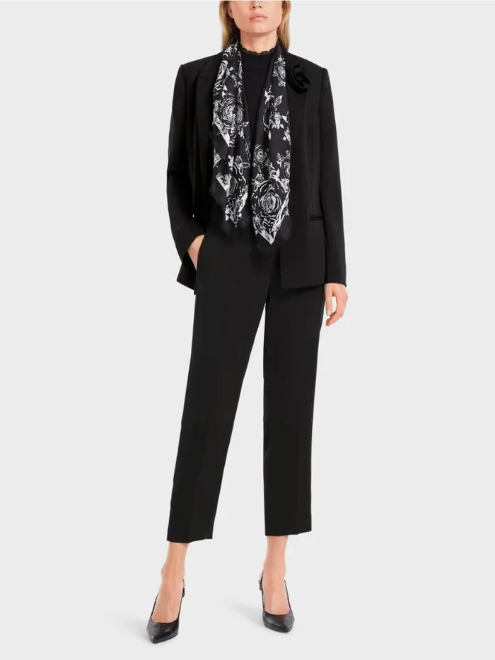 Damen Marc Cain Blazer Krpernaher Blazer Mit Bltenapplikation Black