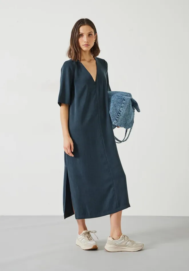 Hush Dresses Women Reyna VNeck Midi Dress Washed Black