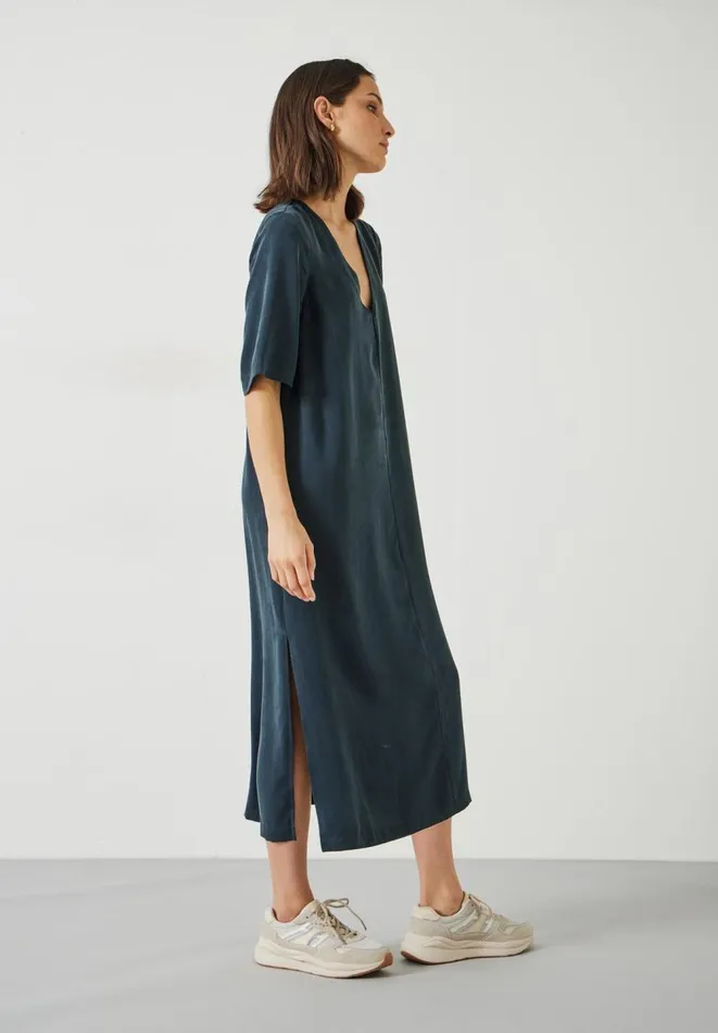 Hush Dresses Women Reyna VNeck Midi Dress Washed Black Hush Dresses Women Reyna VNeck Midi Dress Washed Black