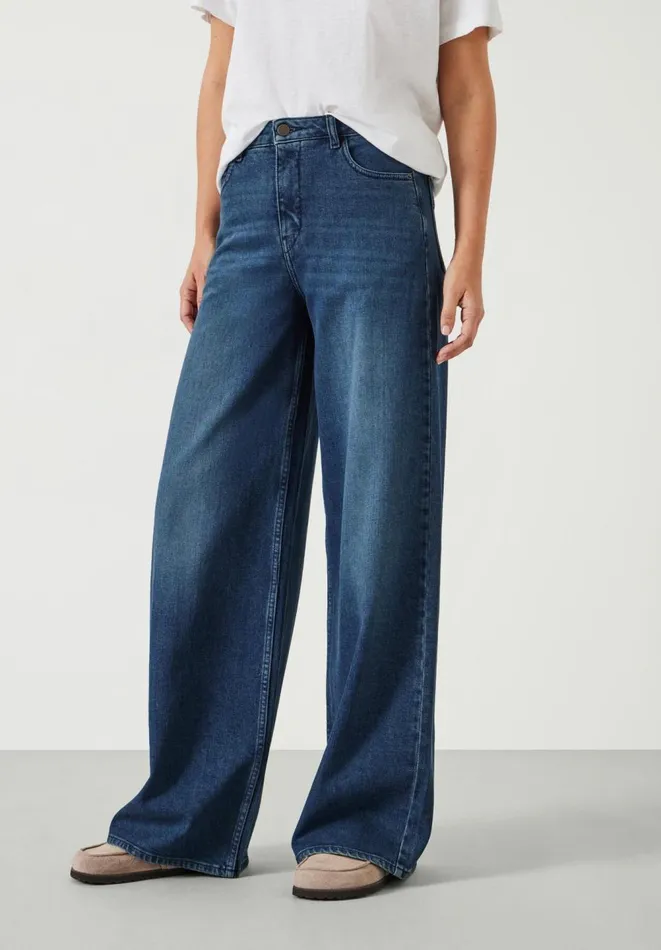 Hush Jeans Women Agnes Wide Leg Jeans Dark Blue Wash Hush Jeans Women Agnes Wide Leg Jeans Dark Blue Wash