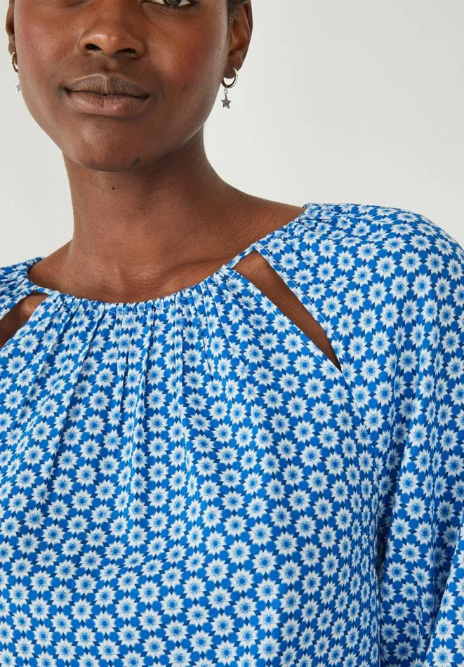 Hush Shirts and Blouses Women Ariella Cut Out Detail Blouse Star Geo Blue Hush Shirts and Blouses Women Ariella Cut Out Detail Blouse Star Geo Blue
