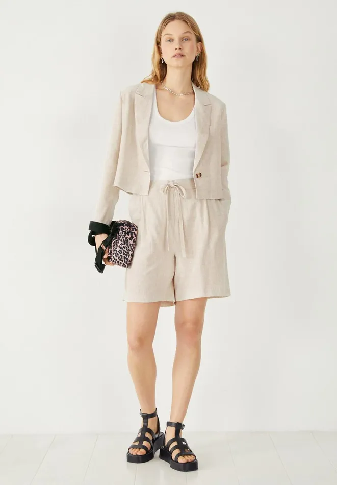 Hush Shorts Women Deia Linen Blend Shorts Ecru
