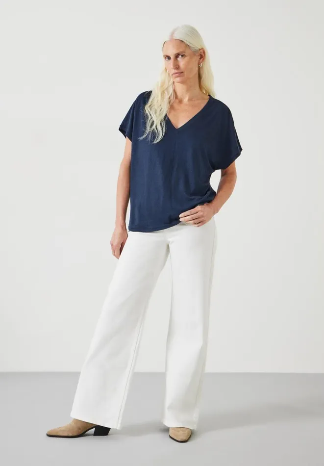 Hush Tops and Tshirts Women Danny Linen VNeck TShirt Dark Navy Hush Tops and Tshirts Women Danny Linen VNeck TShirt Dark Navy