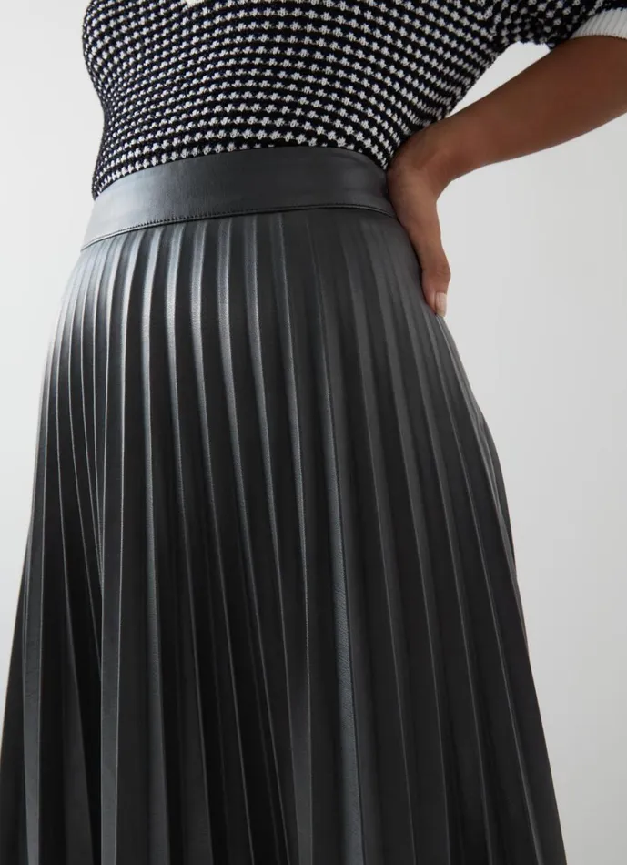 LKBennett Skirts Women Laurie Petite Black Pleated Skirt LKBennett Skirts Women Laurie Petite Black Pleated Skirt