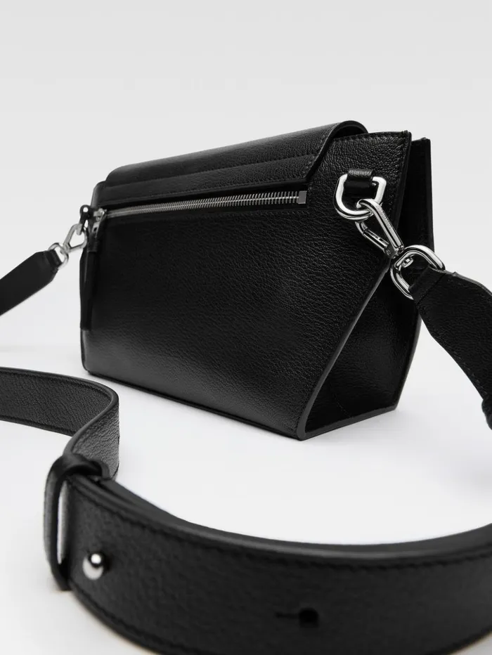 Men Bags JACQUEMUS The Capri Messenger Bag Black Men Bags JACQUEMUS The Capri Messenger Bag Black