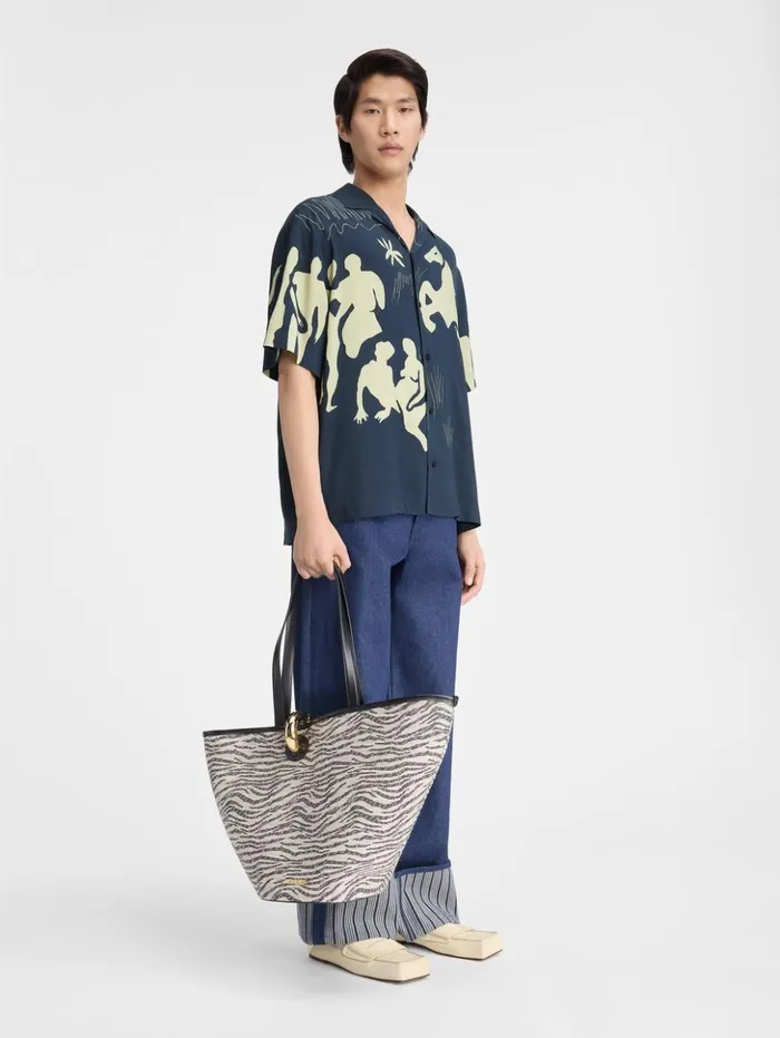 Men Shirts JACQUEMUS The Jean Shirt Print Horse Scene Navy Men Shirts JACQUEMUS The Jean Shirt Print Horse Scene Navy