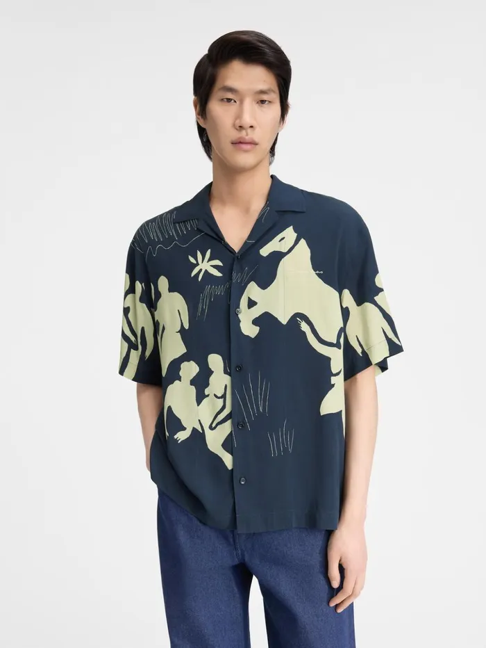 Men Shirts JACQUEMUS The Jean Shirt Print Horse Scene Navy Men Shirts JACQUEMUS The Jean Shirt Print Horse Scene Navy