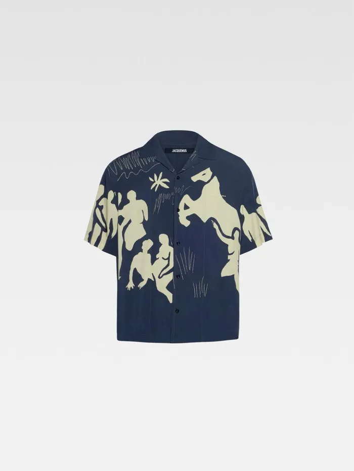Men Shirts JACQUEMUS The Jean Shirt Print Horse Scene Navy Men Shirts JACQUEMUS The Jean Shirt Print Horse Scene Navy