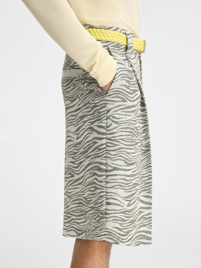 Men Trousers and Shorts JACQUEMUS The Navega Shorts Jacquard Mottled Zebra Black Men Trousers and Shorts JACQUEMUS The Navega Shorts Jacquard Mottled Zebra Black
