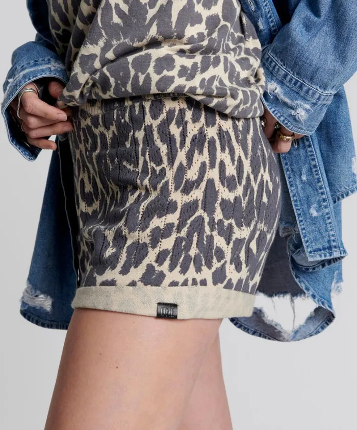 One Teaspoon Bottoms JUNGLE ANIMAL NEW MEXICO SHORTS 8211 Women One Teaspoon Bottoms JUNGLE ANIMAL NEW MEXICO SHORTS 8211 Women