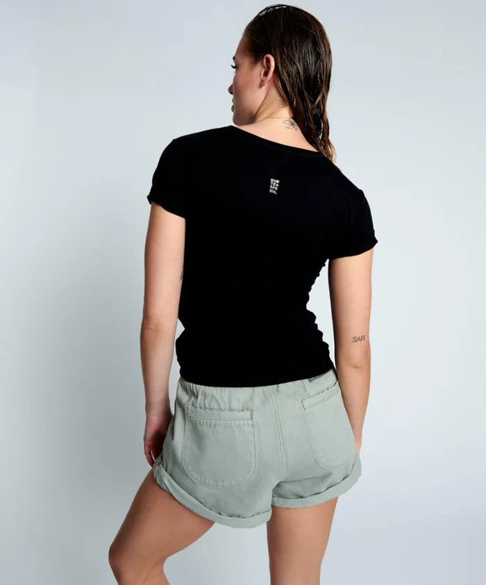 One Teaspoon Tops BLACK BOWER BIRD ORGANIC FITTED TEE 8211 Women One Teaspoon Tops BLACK BOWER BIRD ORGANIC FITTED TEE 8211 Women
