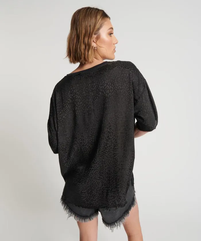 One Teaspoon Tops LEOPARD JACQUARD SATIN TEE 8211 Women One Teaspoon Tops LEOPARD JACQUARD SATIN TEE 8211 Women