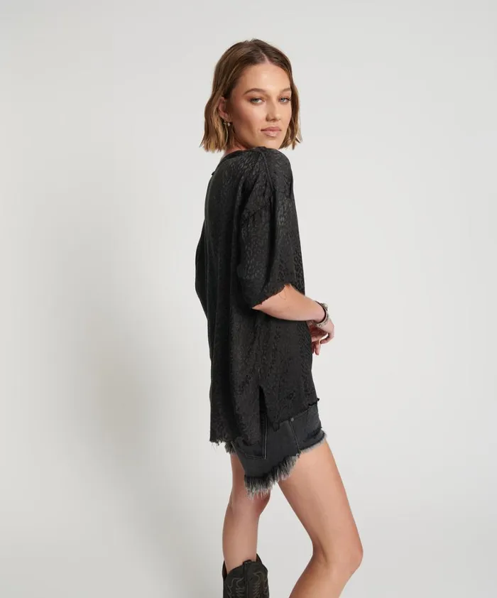 One Teaspoon Tops LEOPARD JACQUARD SATIN TEE 8211 Women One Teaspoon Tops LEOPARD JACQUARD SATIN TEE 8211 Women