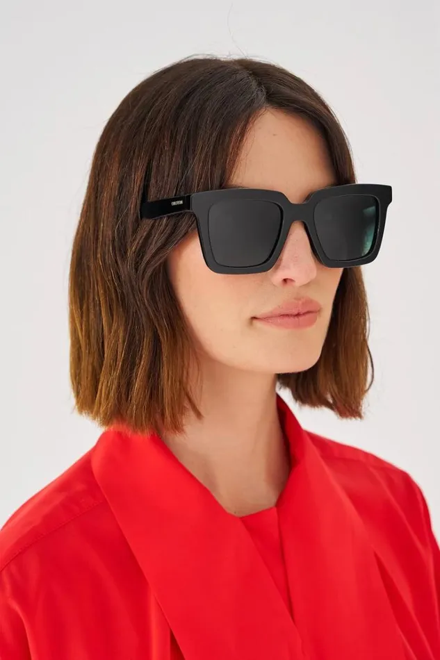 Oroton Sunglasses Accessories Easton Polarised Sunglasses Black