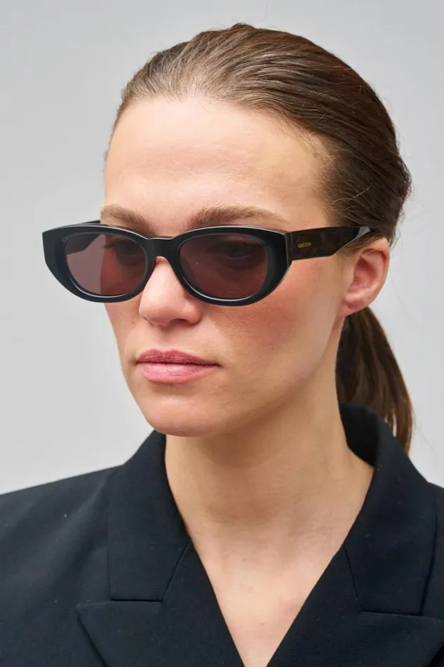 Oroton Sunglasses Accessories Nadja Sunglasses Black