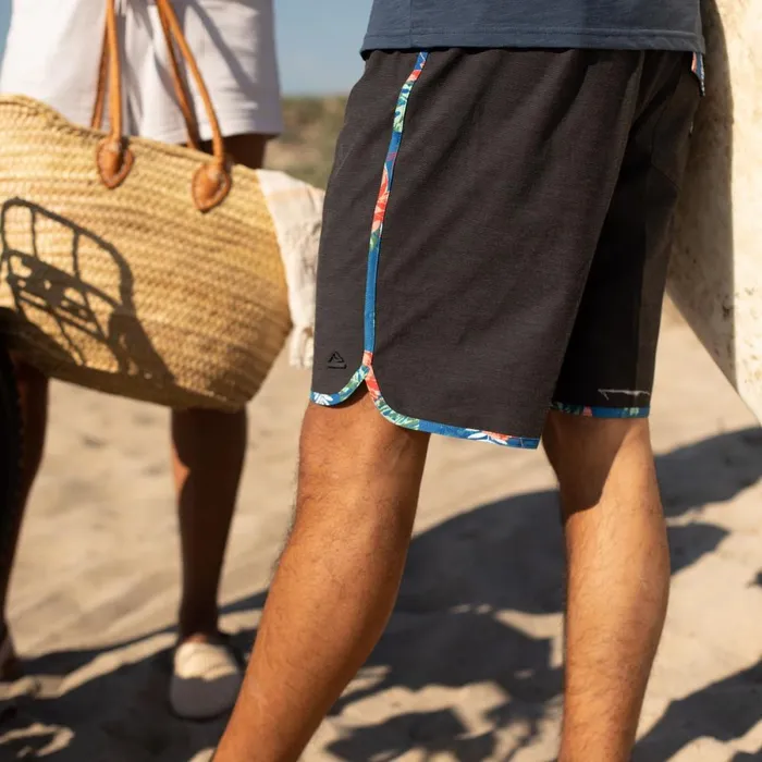 Reef Shorts Boardshorts and Pants Men Mullen FW Wvn Short Caviar Reef Shorts Boardshorts and Pants Men Mullen FW Wvn Short Caviar
