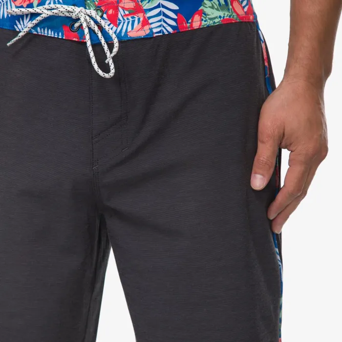 Reef Shorts Boardshorts and Pants Men Mullen FW Wvn Short Caviar Reef Shorts Boardshorts and Pants Men Mullen FW Wvn Short Caviar