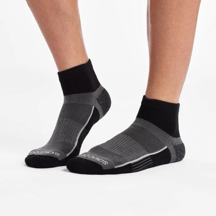Saucony Accessories MenWomen Inferno Quarter 3Pack Socks Black