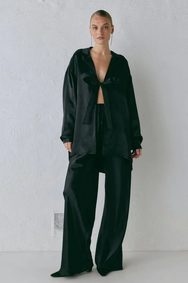 VRG GRL Rae Satin Top Black Women Long Sleeve VRG GRL Rae Satin Top Black Women Long Sleeve