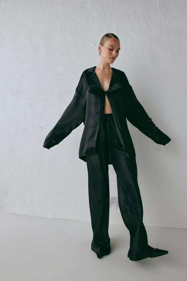 VRG GRL Rae Satin Top Black Women Long Sleeve VRG GRL Rae Satin Top Black Women Long Sleeve
