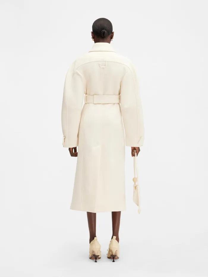 Women Coats and Jackets JACQUEMUS The Bari Coat Offwhite Women Coats and Jackets JACQUEMUS The Bari Coat Offwhite
