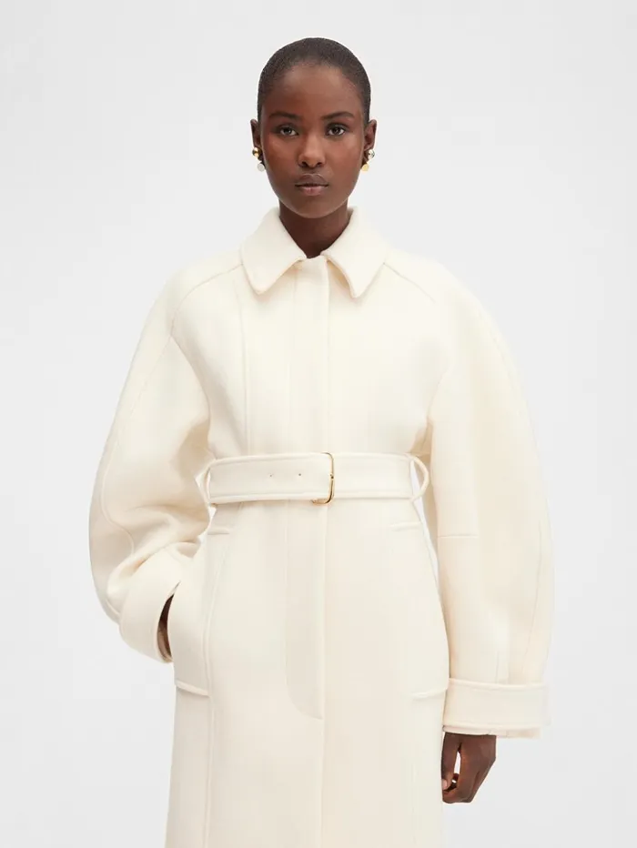 Women Coats and Jackets JACQUEMUS The Bari Coat Offwhite Women Coats and Jackets JACQUEMUS The Bari Coat Offwhite