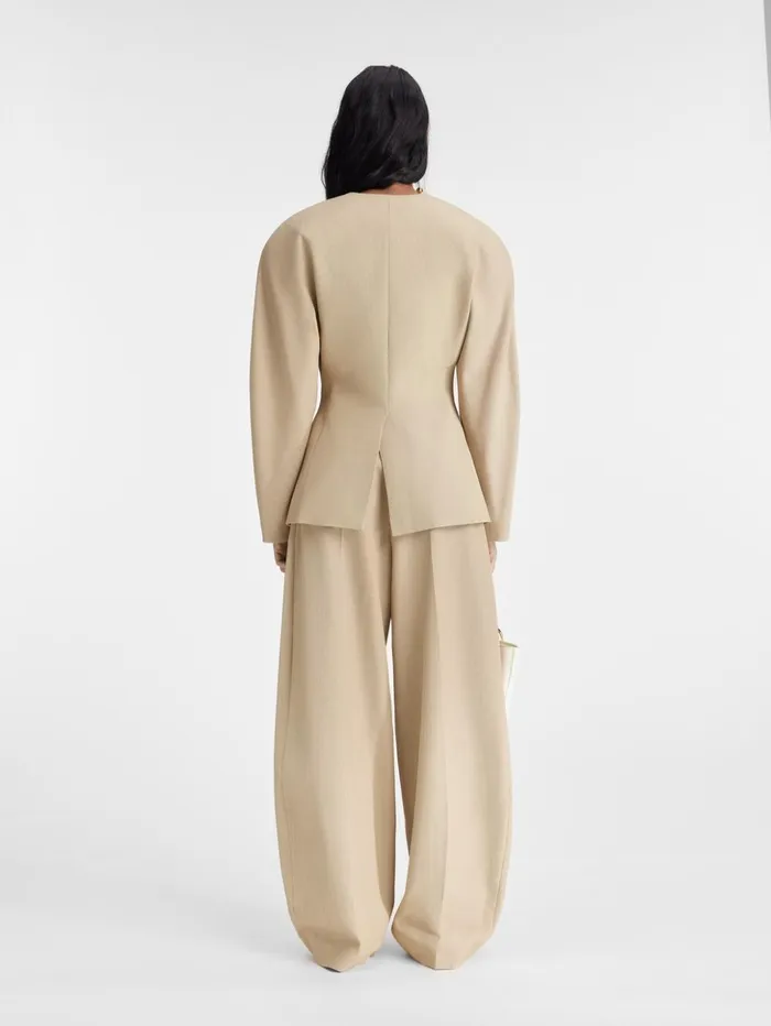 Women Coats and Jackets JACQUEMUS The Ovalo Jacket Beige Women Coats and Jackets JACQUEMUS The Ovalo Jacket Beige
