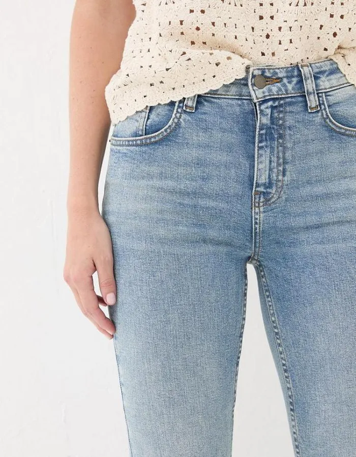 Women FatFace Jeans and Dungarees Capri Sway Cropped Jeans Light Denim Blue