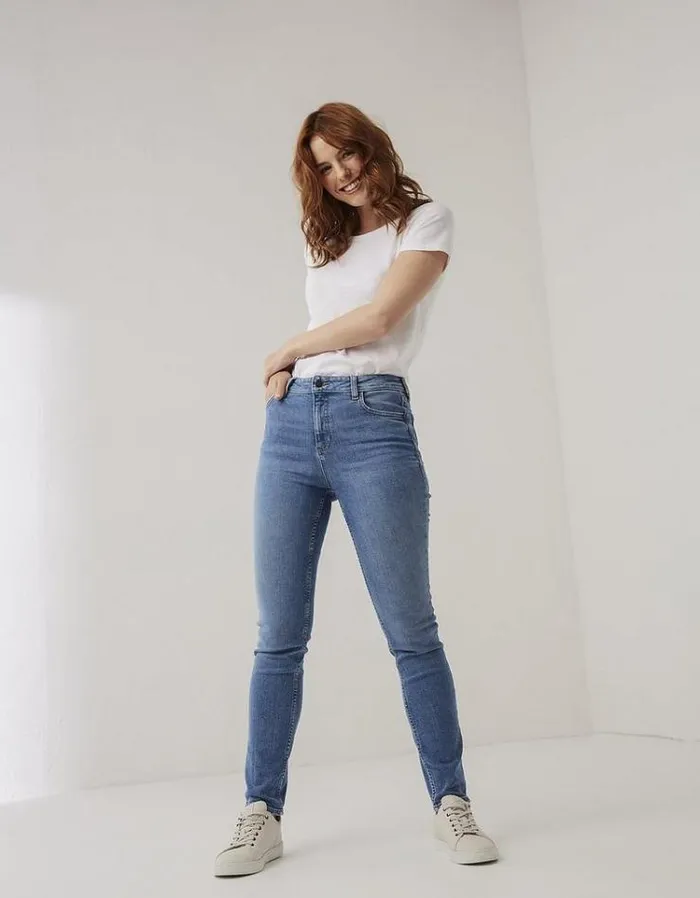 Women FatFace Jeans and Dungarees Sway Slim Leg Comfort Stretch Jeans Vintagepale
