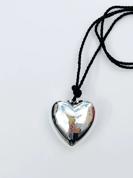 Women Jewelry Lisa Says Gah Puffy Heart Necklace Silver Black