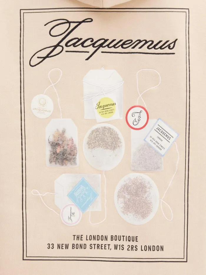 WomenMen Sweatshirts and Joggings JACQUEMUS The London Hoodie Print Tea Collection WomenMen Sweatshirts and Joggings JACQUEMUS The London Hoodie Print Tea Collection