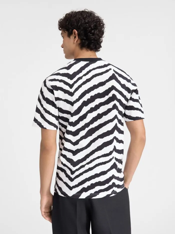 WomenMen Tshirts JACQUEMUS The Gros Grain Tshirt Black and White Zebra WomenMen Tshirts JACQUEMUS The Gros Grain Tshirt Black and White Zebra
