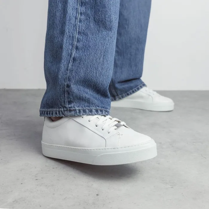 Women Moda In Pelle Casual Trainers Aiyla White Leather