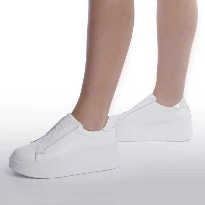 Women Moda In Pelle SlipOn Trainers Bsoleful B Axell White Leather