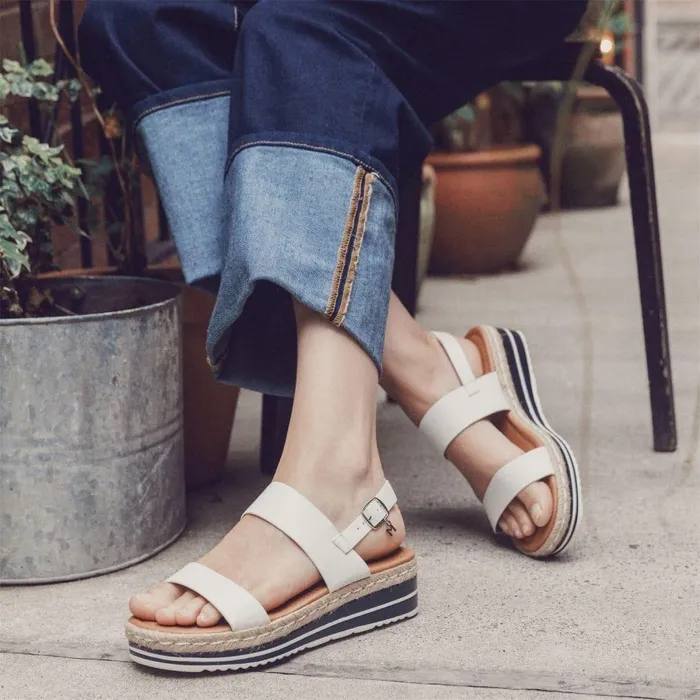 Women Moda In Pelle Wedge Sandals Periso Off White Porvair