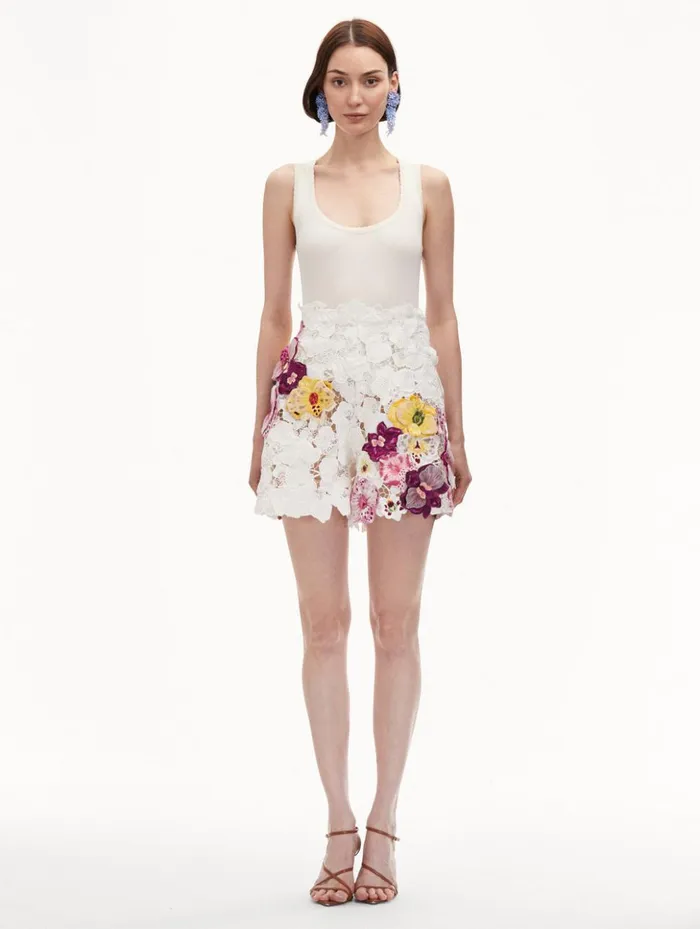 Women Pants and Skirts Oscar De La Renta Orchid Embroidered Guipure Shorts White Women Pants and Skirts Oscar De La Renta Orchid Embroidered Guipure Shorts White