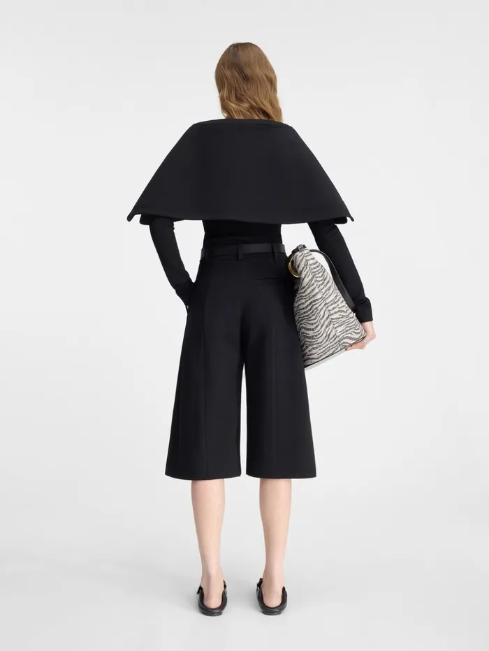 Women Trousers and Shorts JACQUEMUS The Amalfi Bermuda Shorts Black Women Trousers and Shorts JACQUEMUS The Amalfi Bermuda Shorts Black