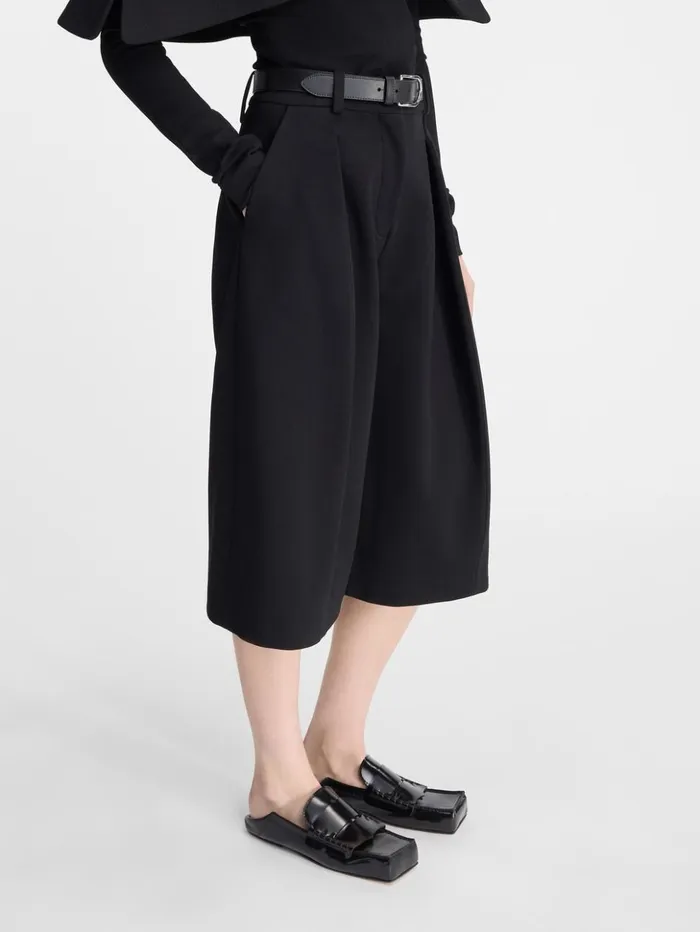 Women Trousers and Shorts JACQUEMUS The Amalfi Bermuda Shorts Black Women Trousers and Shorts JACQUEMUS The Amalfi Bermuda Shorts Black