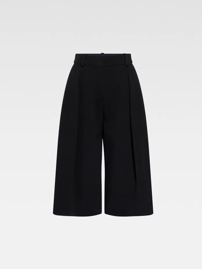 Women Trousers and Shorts JACQUEMUS The Amalfi Bermuda Shorts Black Women Trousers and Shorts JACQUEMUS The Amalfi Bermuda Shorts Black